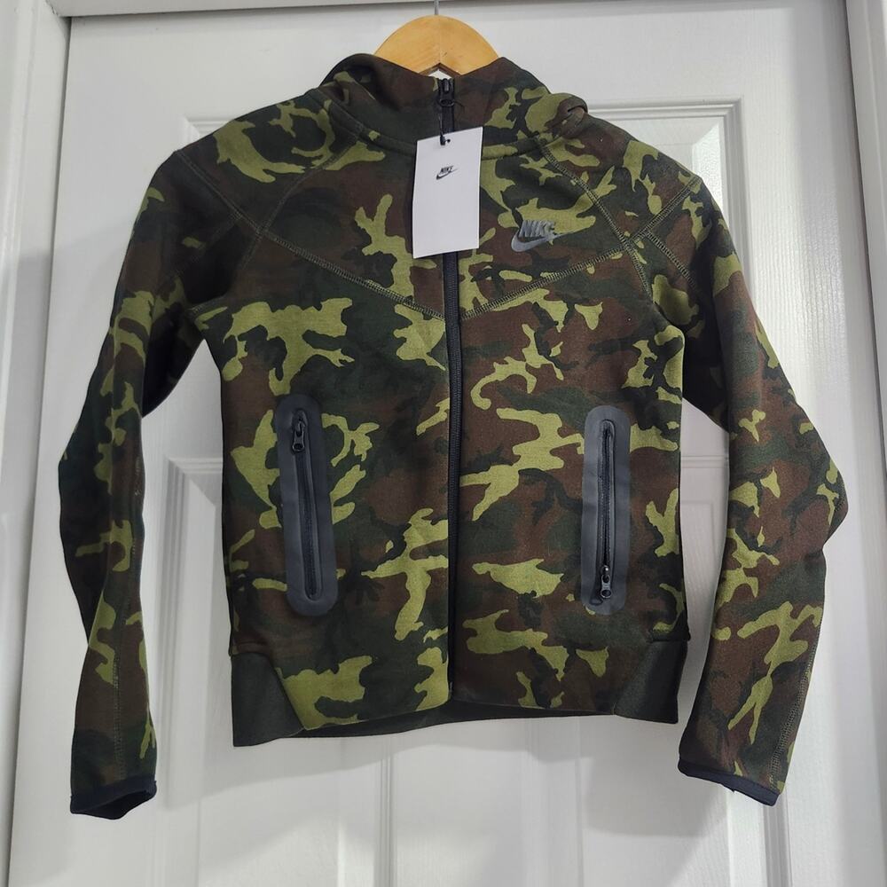 ❤️NWT❤️ Nike Tech Fleece Camo Zip-Up Hoodie - Kids